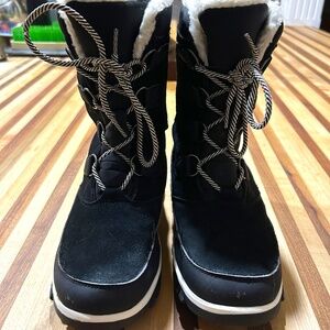 Women's Black Winter Boots